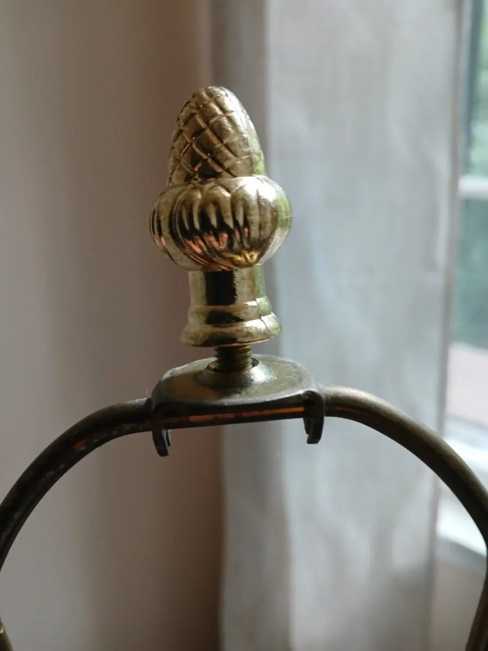 Chinoiserie / Vtg Oriental Style Hand Painted Ceramic Table Lamp